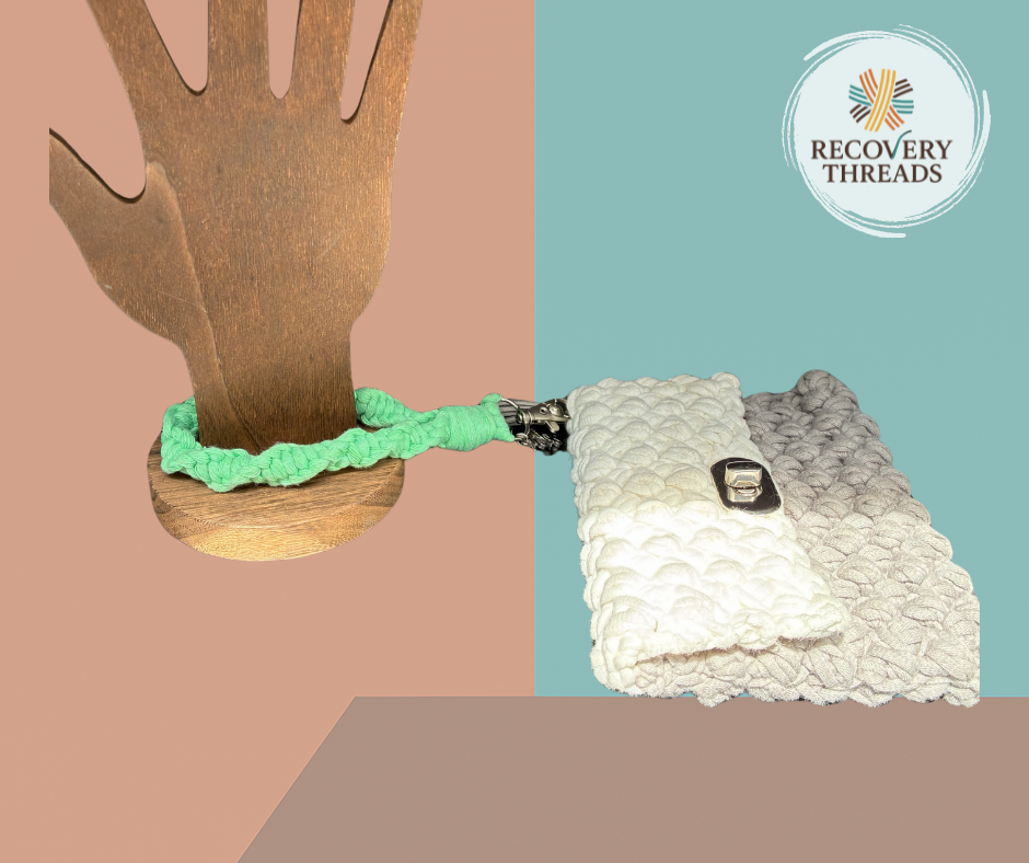 The Linklet Twist| Macrame Keychain Wristlet